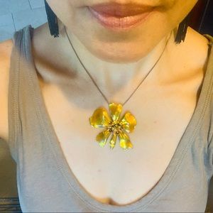 Vintage golden flower necklace